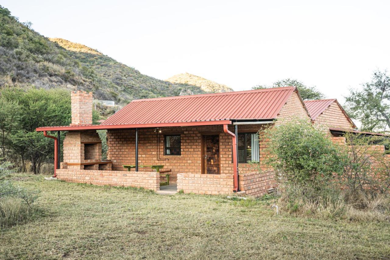Otavi Vineyards Self-Catering & Camping ภายนอก รูปภาพ