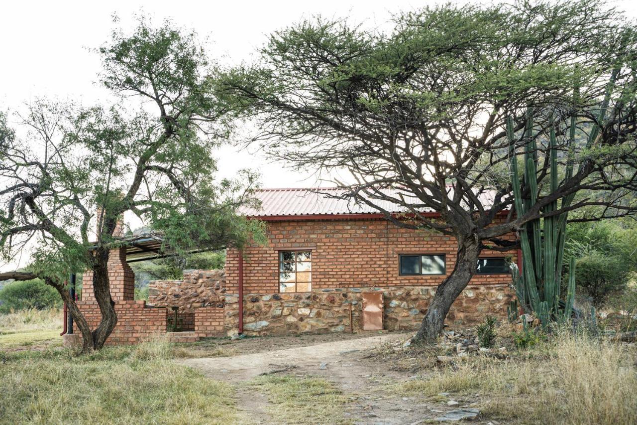 Otavi Vineyards Self-Catering & Camping ภายนอก รูปภาพ