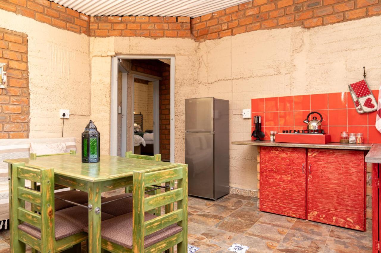 Otavi Vineyards Self-Catering & Camping ภายนอก รูปภาพ