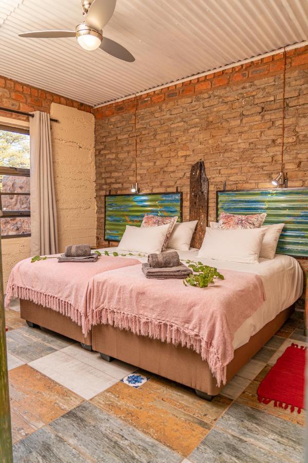 Otavi Vineyards Self-Catering & Camping ภายนอก รูปภาพ