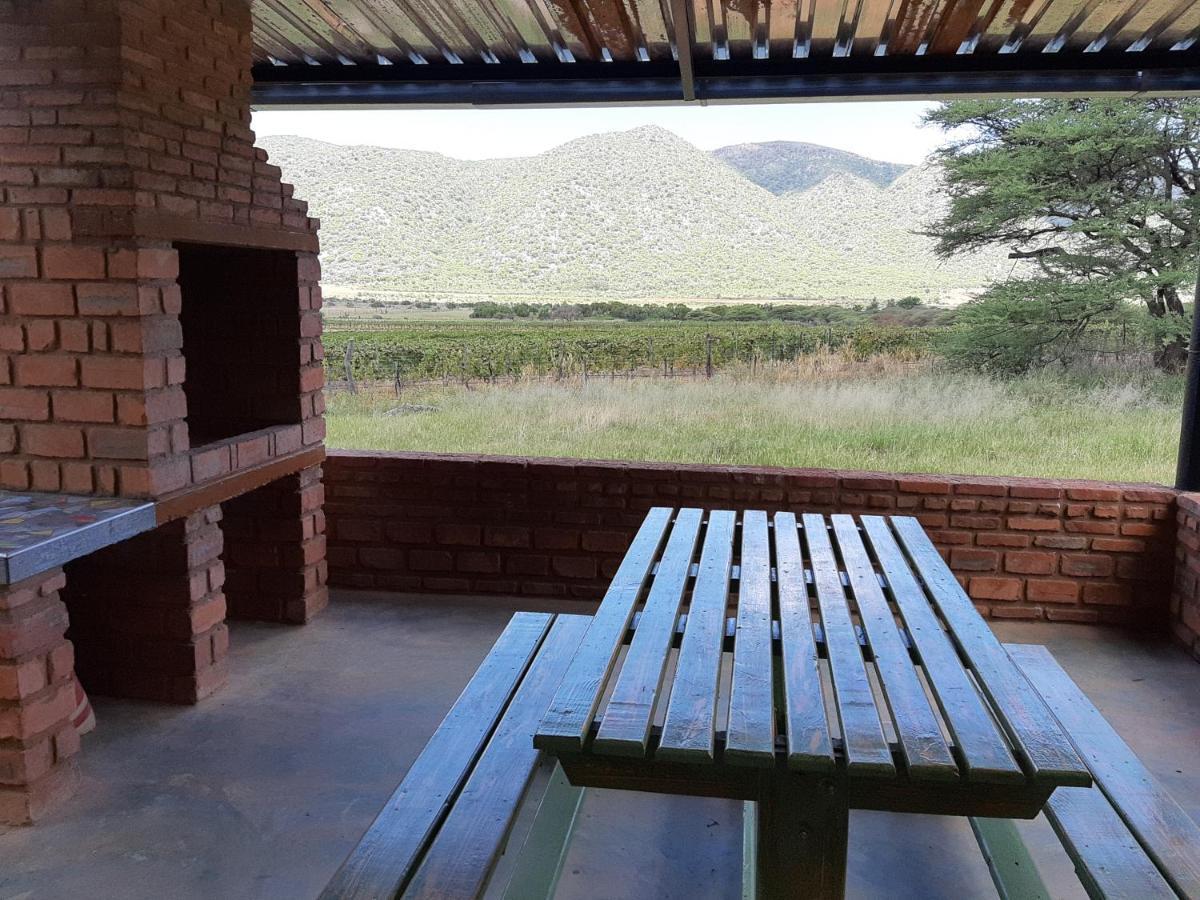Otavi Vineyards Self-Catering & Camping ภายนอก รูปภาพ