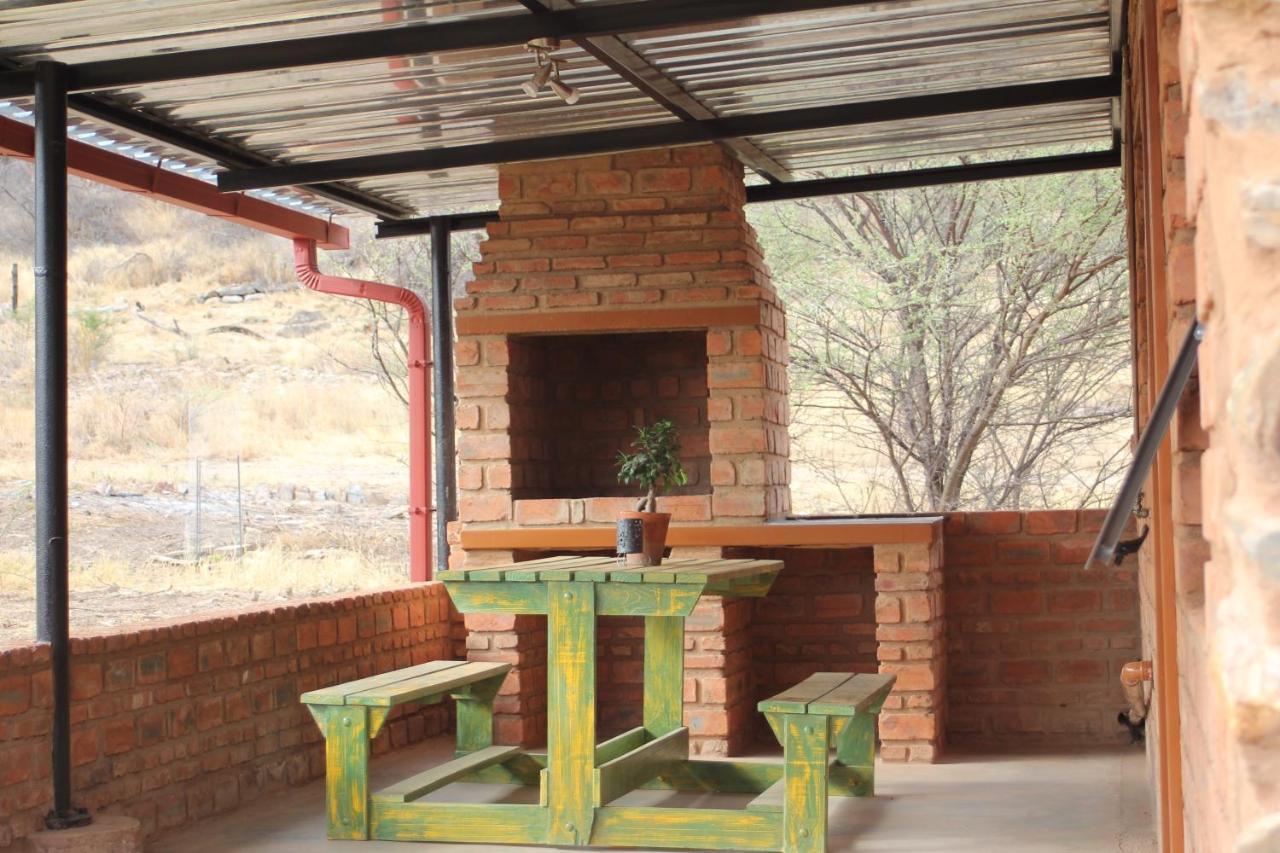 Otavi Vineyards Self-Catering & Camping ภายนอก รูปภาพ